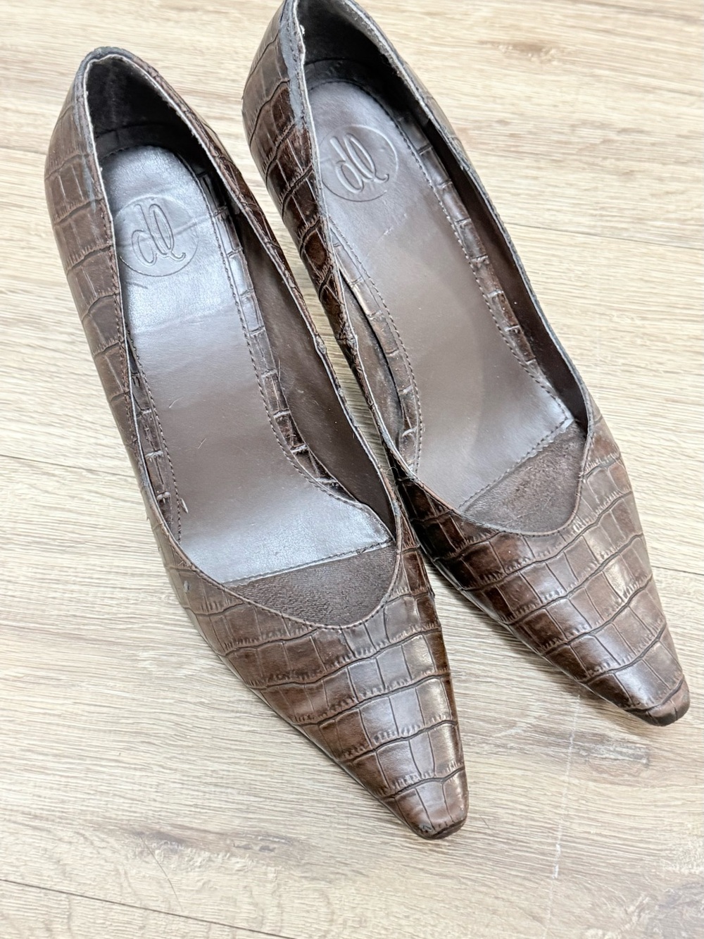 Croc-Embossed Pointed Toe Women's Heels in Brown